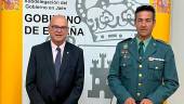 El subdelegado del Gobierno en Jaén, Manuel Fernández, junto al nuevo capitán del Subsector de Tráfico de la Guardia Civil en Jaén, Manuel Hernández. 