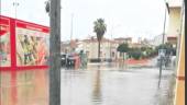 SUCESOS. Avenidas del Nuevo Martos anegadas por la lluvia.