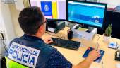 Un agente gestiona una denuncia. / Policía Nacional / Archivo Europa Press.