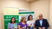 GANADORAS. Las vencedoras de los tres concursos reciben sus premios de la mano de Jesús Estrella.