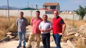 Obras. Diego Soriano y José Castro, en el centro, visitan una de las inversiones, con los ediles José Cedillo y Miguel Melgar. 