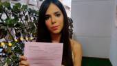 Ana Rodríguez sostiene la reclamación formulada ayer mismo en el Hospital de Jaén.