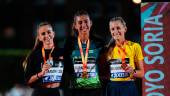 Daniela García, Rocío Arroyo y Lorea Ibarzabal, en el podio. / RFEA. 