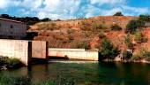 Desembalse por el canal de la central hidroeléctrica del Giribaile. / Diario JAÉN