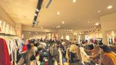Algunos comercios tuvieron colas que daban la vuelta al interior del local / Diario JAÉN.
