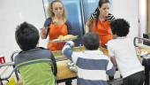 COMEDOR. Unos niños disfrutan de su comida en un comedor de un centro escolar jiennense.