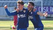 ALEGRÍA. Dani Espejo (derecha) celebra con Isra un gol anotado al Real Jaén en La Victoria.