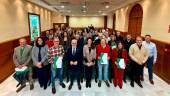 Entrega a las entidades locales de la provincia de las resoluciones de ayudas del programa “Activa-T Joven”. / Junta de Andalucía.