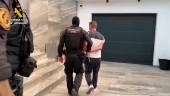 Uno de los detenido por la operación contra el blanqueo de capitales procedentes de la droga en Cádiz. / Guardia Civil. 