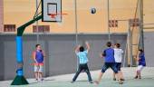 Imagen de archivo de alumnos practicando deporte en un colegio. / Junta de Andalucía.