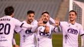 Mario Martos celebra uno de los tres goles con Mauro, Moha y Mario Martos. / Juande Ortiz.