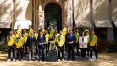 la familia del Jaén Paraíso Interior con Juanma Moreno. / Junta de Andalucía.