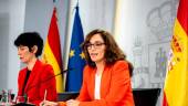 La Ministra de Inclusión, Seguridad Social y Migraciones y portavoz del Gobierno, Elma Saiz, y la ministra de Sanidad, Mónica García, durante una rueda de prensa. / Gabriel Luengas / Europa Press.