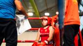 La jiennense Carmen González, en un combate con España. / Española Boxeo.