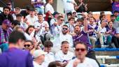 Aficionados del Real Jaén en el campo del Recreativo de Huelva. / Miranda López/ Real Jaén.