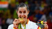 Carolina Marín posa con su medalla de oro en los Juegos Olímpicos de Río de Janeiro de 2016. Archivo. / Diego G. Souto.