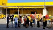 Concentración ante el centro de trabajo de Correos en Jaén capital.