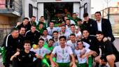 CLASIFICACIÓN. La plantilla andaluza celebra el pase a la fase final.