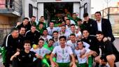 CLASIFICACIÓN. La plantilla andaluza celebra el pase a la fase final.