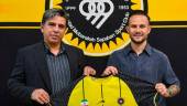 Mohammad Reza Saket, presidente del Sepahan de Irán, y el jiennense Iván Sánchez Aguayo.