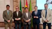Santiago González, director de Caja Rural del Sur; José Ayala, Paco Reyes, Julio Millán, alcalde de Jaén, y Marcos Gutiérrez. / G. Moreno