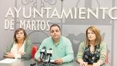 AYUNTAMIENTO. Ana Matilde Expósito, Víctor Torres y Lourdes Martínez, durante la intervención.