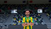 Eloy Rojas posa con la camiseta del Jaén Paraíso Interior FS en el Olivo Arena. Jaén FS.