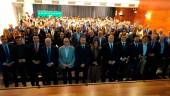 Foto de familia de la Gala Andaluza y del Centenario del Colegio de Árbitros de Linares. / Antonio del Arco.