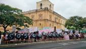 Manifestación de los vecinos de Cazorla frente al Parlamento de Andalucía. 