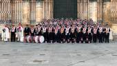 BANDA. La Agrupación Musical Nuestro Padre Jesús de la Piedad, con el uniforme en la plaza de Santa María.