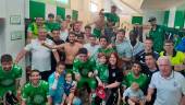 El equipo celebra los tres puntos obtenidos ante el conjunto granadino. / Facebook.