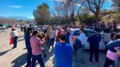 PUESTA EN COMÚN. Vecinos de las diferentes urbanizaciones en la reunión celebrada en el Alambique. 