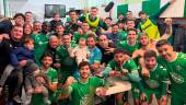 El Atlético Mancha Real celebra la victoria ante el Torreperogil.