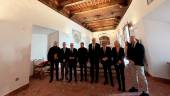 Foto de familia de las autoridades presentes, entre ellas Arturo Bernal y Julio Millán, en el Salón Mudéjar / F. J. Marín / Diario JAÉN.