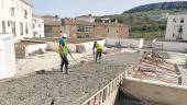 REANUDACIÓN. Obreros trabajan en la creación del nuevo parque.