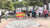 HOMENAJE. La Corporación Municipal, durante el minuto de silencio.