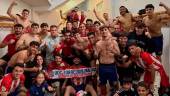 El Torredonjimeno celebra su victoria ante el Mancha Real. / UDC Torredonjimeno.