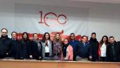 INICIO DE ETAPA. Foto de familia de la nueva ejecutiva local del PSOE villacarrillense, tras su elección, con la nueva secretaria local, quinta por la izquierda. 