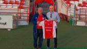 Fernando Jiménez (presidente del Torreperogil) y David Oya, en la presentación oficial del nuevo técnico.