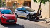 Estado en el que quedó un coche de la Policía Local tras la persecución.