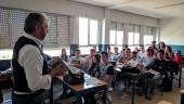 EN EL AULA. El director de Diario JAÉN, Juan Espejo, se dirige a los alumnos del centro.