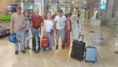 Ronte Alonso (segunda por la izquierda), con parte de los españoles deportados. 