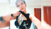 Antonia María Siles, con los electrodos.