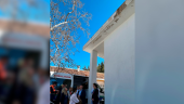 La delegada de Salud y el alcalde de Cazorla en una reciente visita al centro de salud antes de su traslado al hospital.