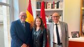 Juan Bedmar González, Fátima Matute Teresa y Albert Altés Hernández en el despacho de la consejera en Madrid.