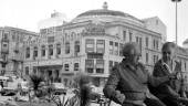 El Teatro Cervantes y Juana y Enriqueta López Carrascosa.