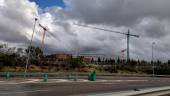 ESTÁ PARADO. Ni un alma hay en las obras del Olivo Arena, que pararon tras el endurecimiento del estado de alarma por el coronavirus.