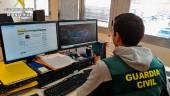 Un guardia civil de delitos telemáticos.