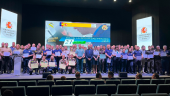 Manuel Fernández junto a los 50 premiados en el Día de la Seguridad Privada.