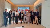 Premiados, miembros del CGE y de Novartis. 